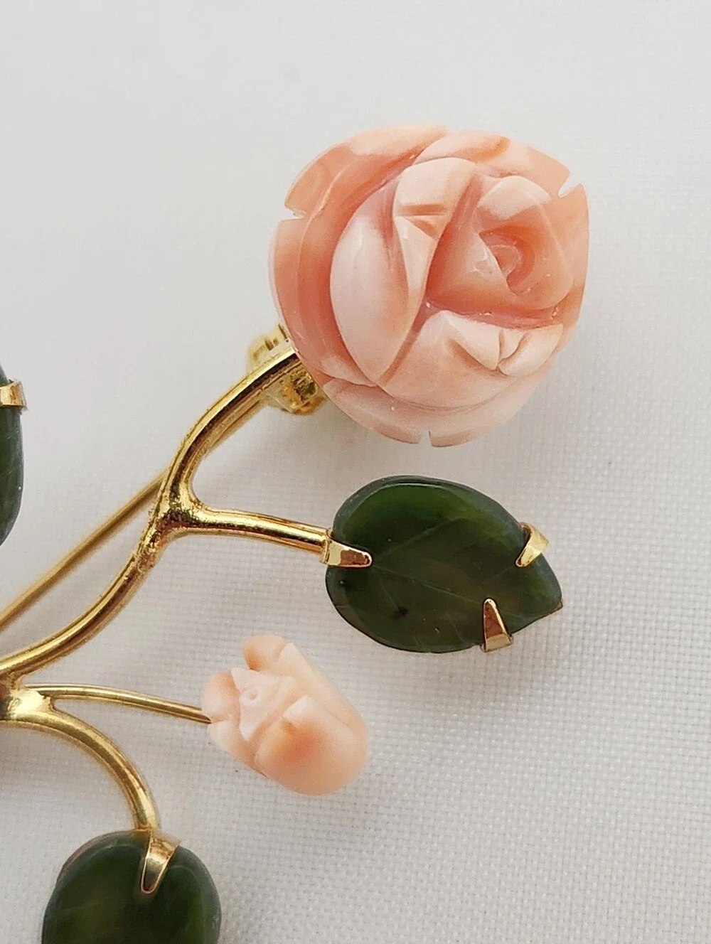 Vintage Carved Pink Rose Green Leaves Floral Leaf Brooch Pin Gold Tone Stem VTG